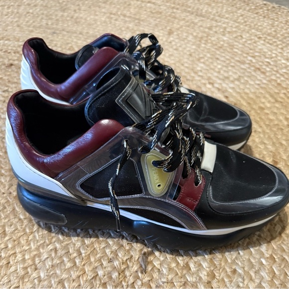 Fendi Stylish Black and Burgundy Men's Sneakers - Picture 10 of 12